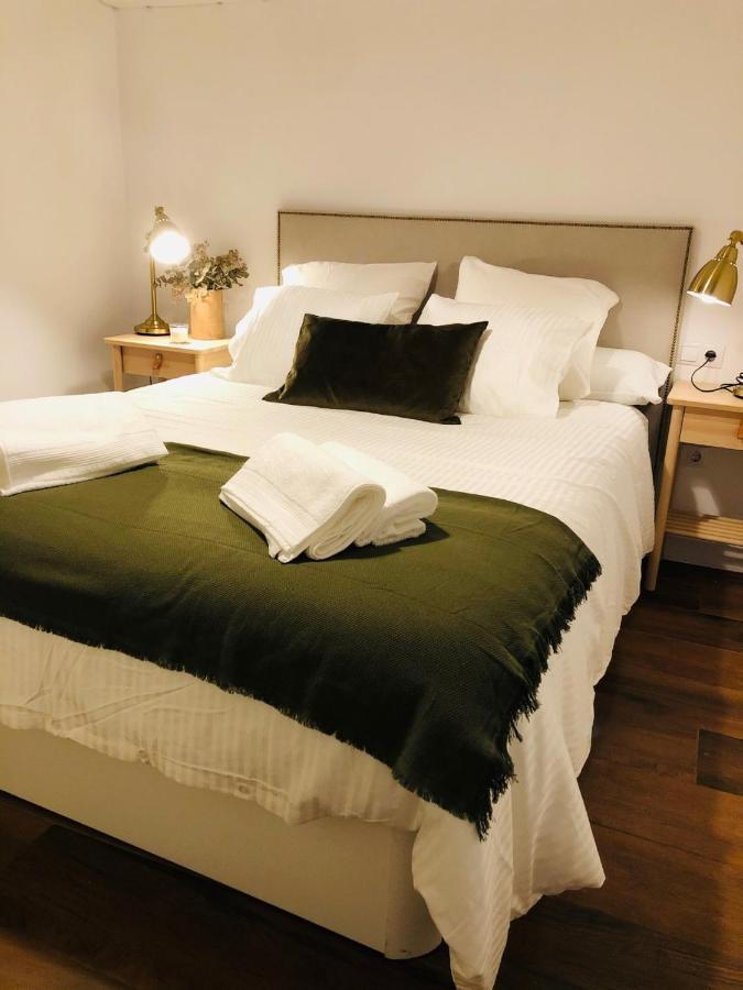 Petit Apartment Los Remedios Sevilla Bagian luar foto