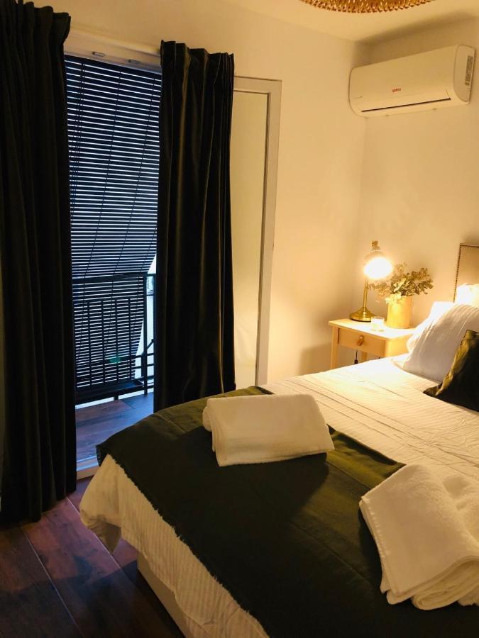 Petit Apartment Los Remedios Sevilla Bagian luar foto