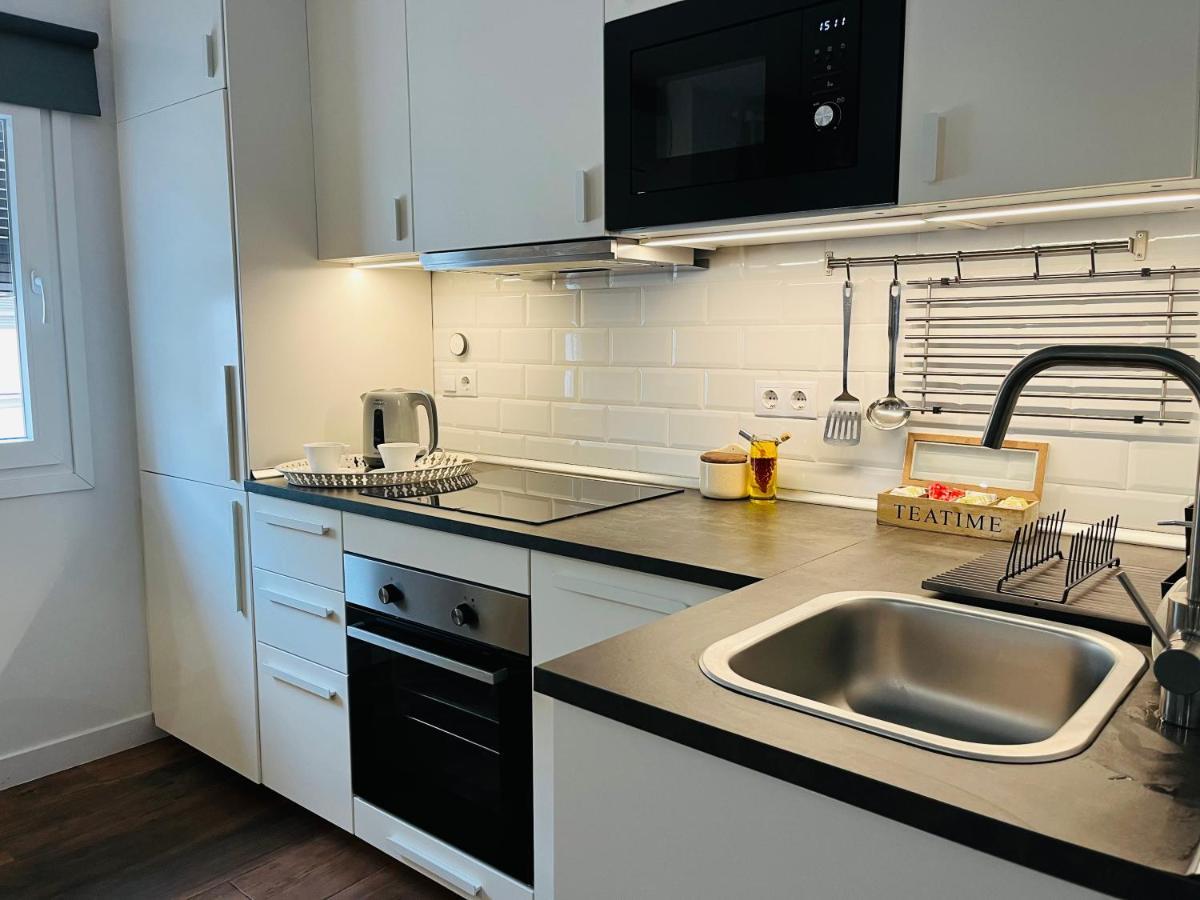 Petit Apartment Los Remedios Sevilla Bagian luar foto