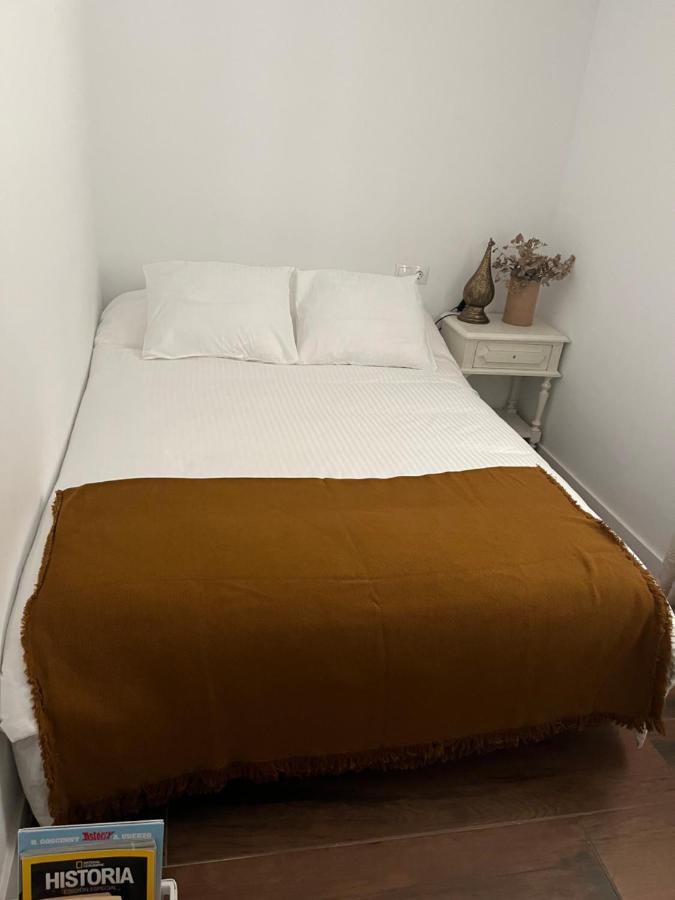Petit Apartment Los Remedios Sevilla Bagian luar foto